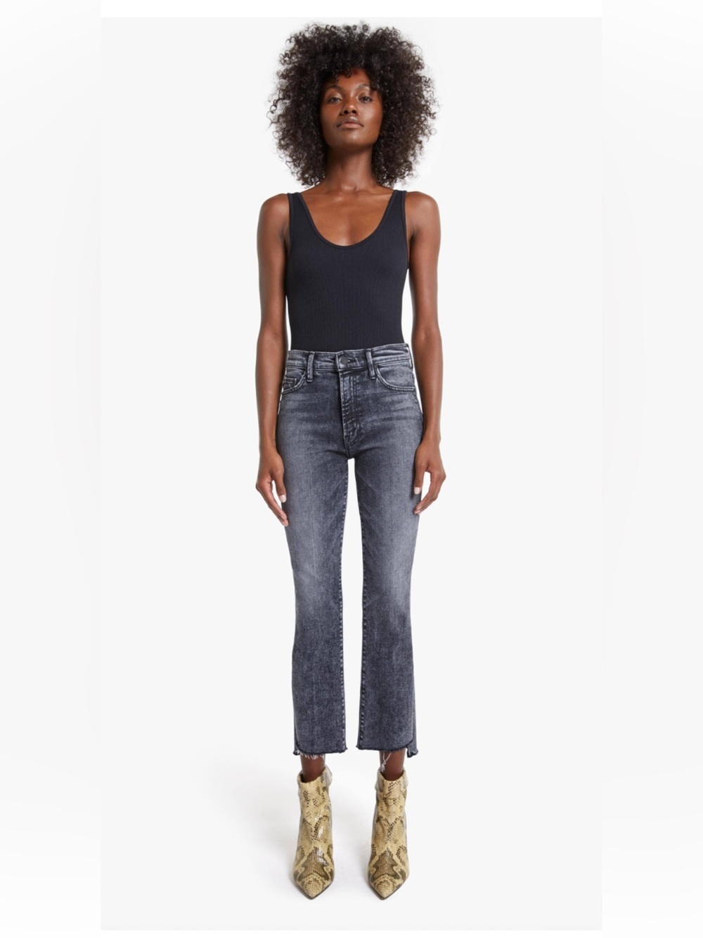 Mother Jeans In The Insider Crop Step
Fray In Train Stops Wash Size 31